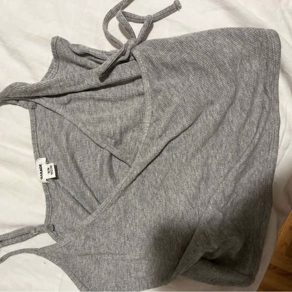 Grey tank top, formal with tie. - Picture 2 of 4